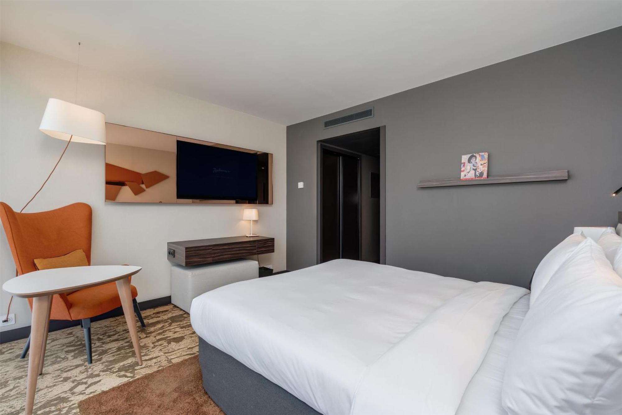 Radisson Blu Hotel, Paris Boulogne Екстериор снимка
